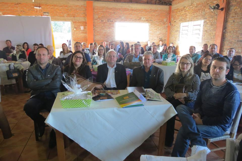 Comitiva de Porto Xavier participou de Assembléia da AMM